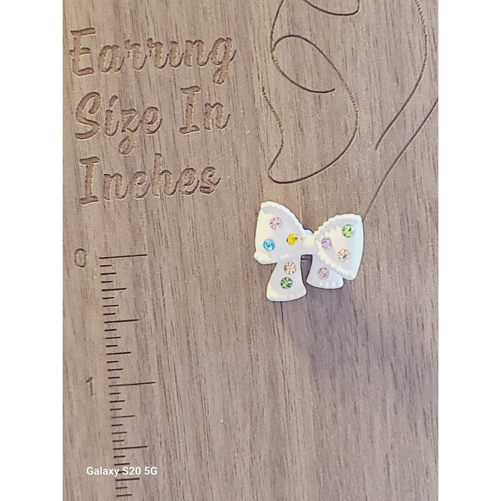 White Enamel Bow Stud Earrings Multi Color Rhinestone Scalloped Ribbon Post Back - Picture 3 of 7